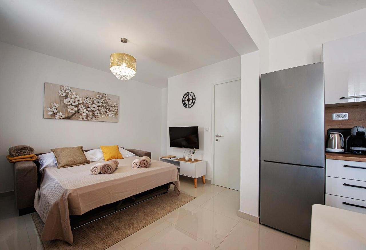 Sea Front Apartments Ivana Rogoznica  Exterior foto